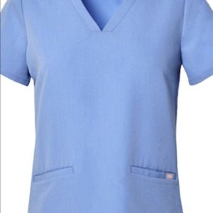 Figs M scrub top